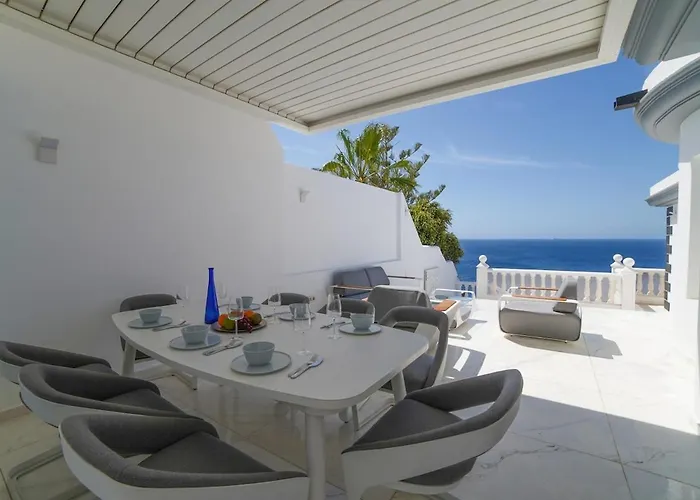 Casa Leon, Exceptional 6 Bed * Puerto del Carmen (Lanzarote)