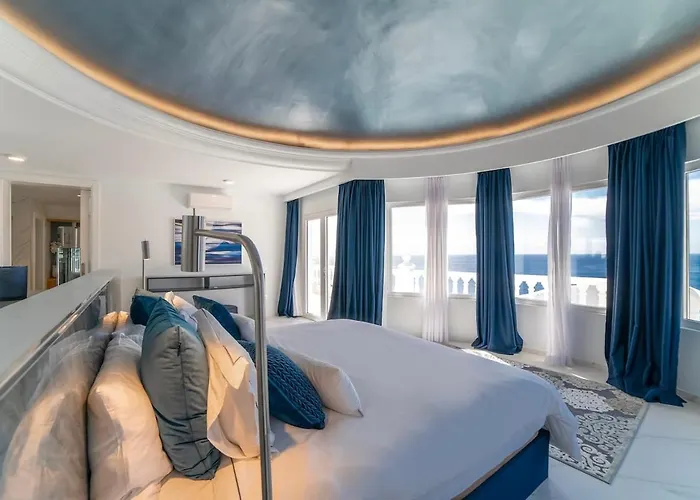 Villa Casa Leon, Exceptional 6 Bed Puerto del Carmen (Lanzarote)