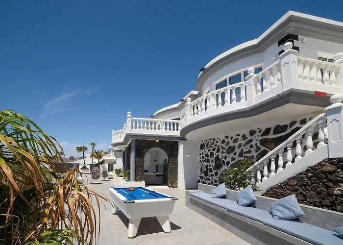 Casa Leon, Exceptional 6 Bed * Puerto del Carmen (Lanzarote)