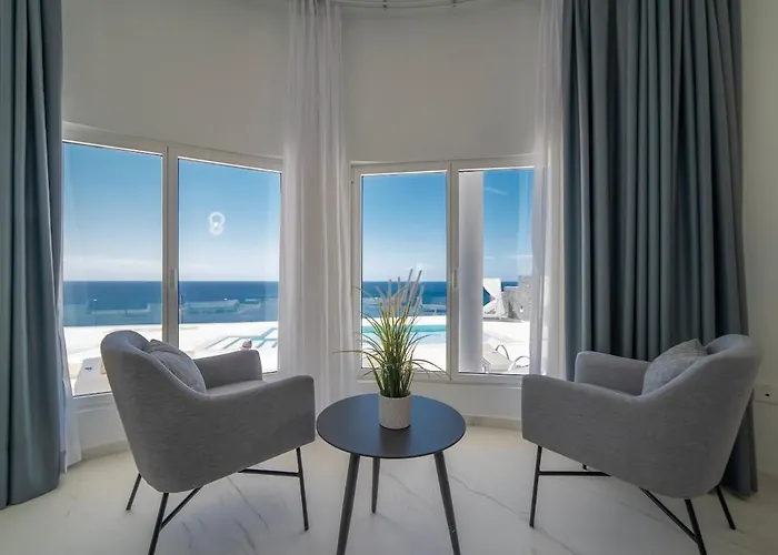 Villa Casa Leon, Exceptional 6 Bed Puerto del Carmen (Lanzarote)