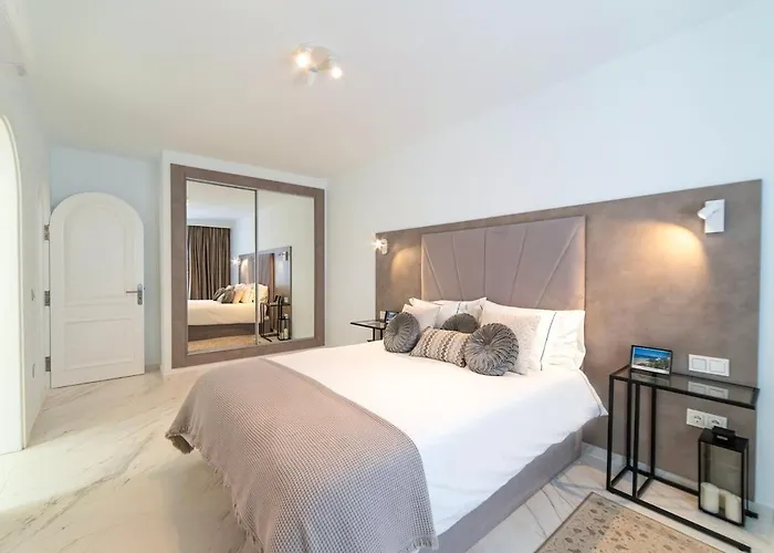 Casa Leon, Exceptional 6 Bed * Puerto del Carmen (Lanzarote)