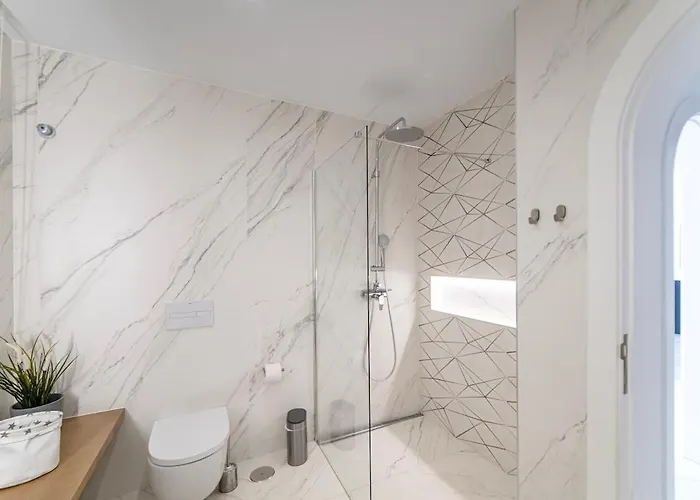 Casa Leon, Exceptional 6 Bed * Puerto del Carmen (Lanzarote)